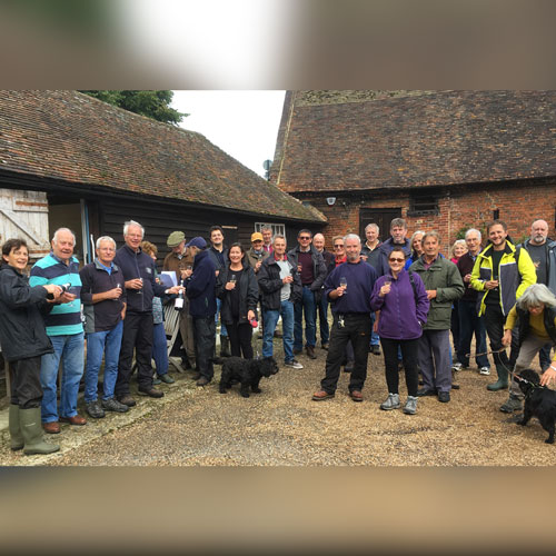 Volunteer picking team Oct 2019